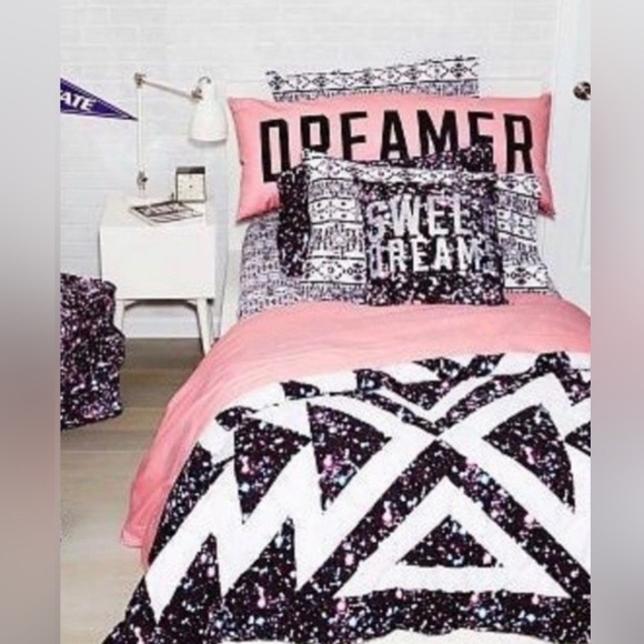 NEW VS PINK GALAXY SWEET DREAMS
VINTAGE PILLOW - Picture 2 of 5